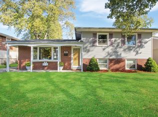 6817 Harrison St, Merrillville, IN 46410