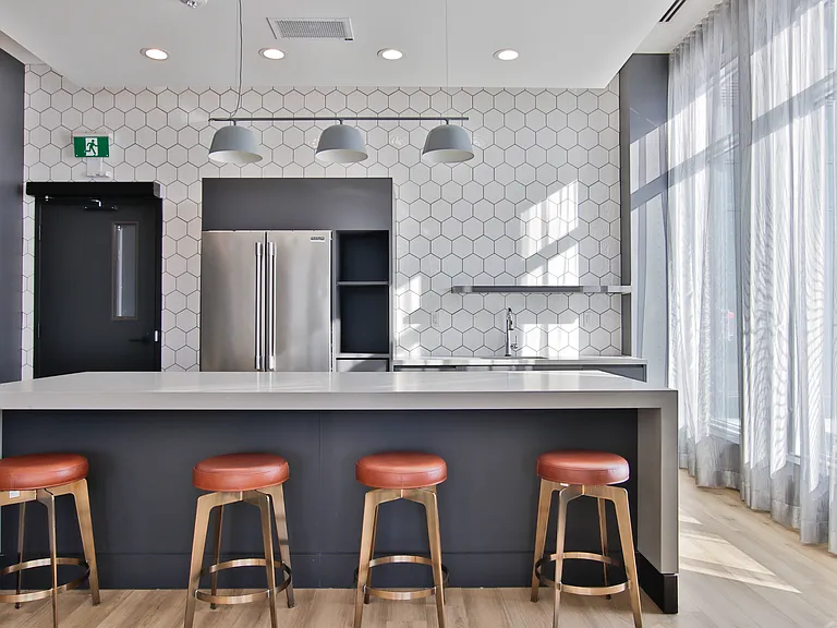 25 Nicholas Ave — Photo 17