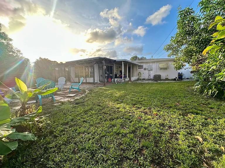 7000 SW 11th St — Photo 52