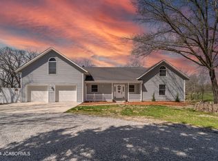 4830 E Flamingo Dr, Hallsville, MO 65255