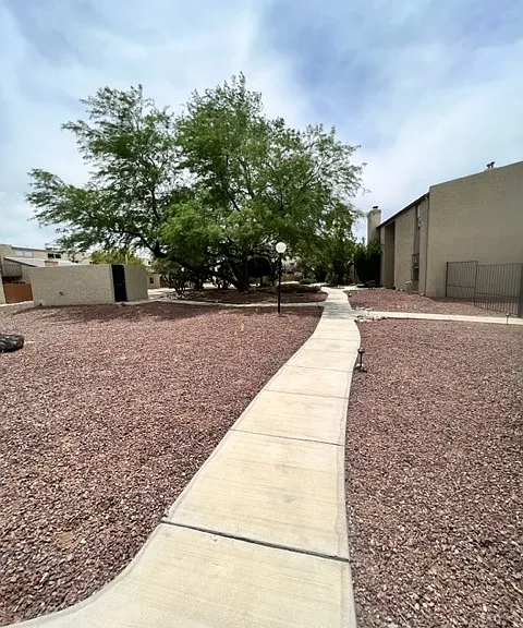 3750 N Country Club Rd #11 — Photo 26