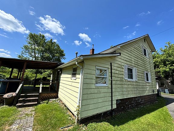 2nd image of 415 Burmeister Ave