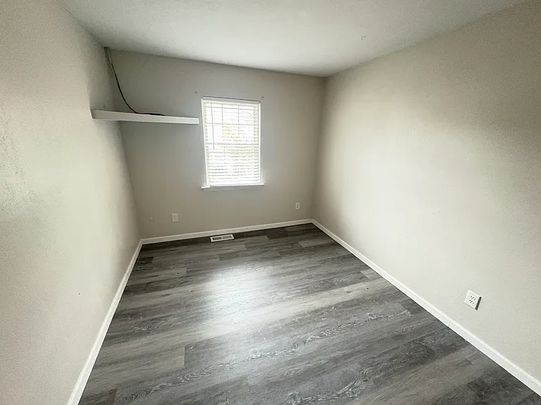 813 S Grosvenor Ct — Photo 39