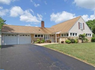 233 Forsythia Dr S, Levittown, PA 19056