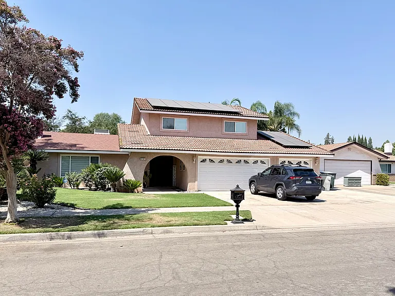 5167 E Braly Ave — Photo 2