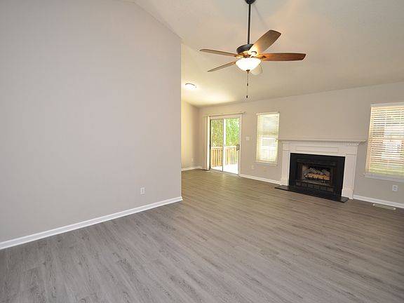 3rd image of 205 W Wyatts Pond Ln