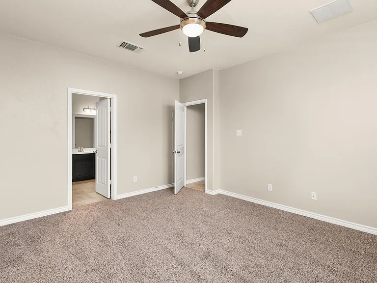 2073 Oxbow Cir — Photo 24