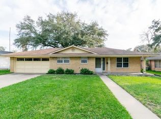 1118 Lincoln St, Alice, TX 78332