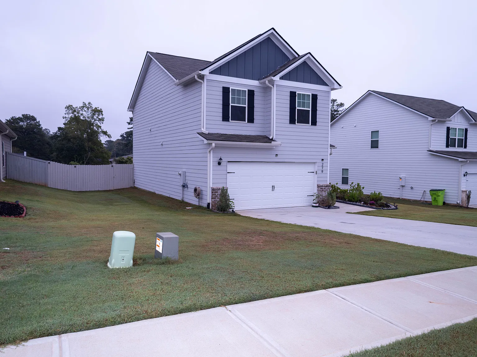 3 bed, 2.5 bath, 1879 sqft, $2,400 — Photo 3