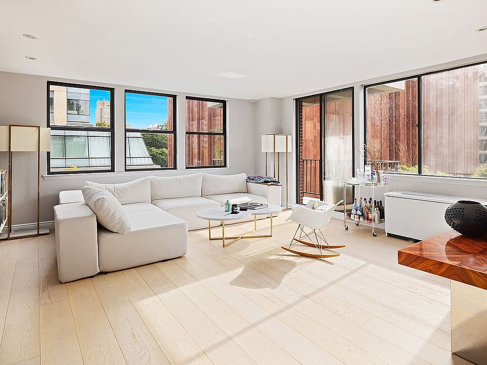 1st image of 552 Laguardia Pl APT 6