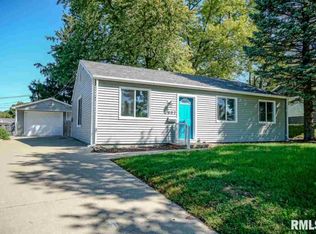 607 Sangamon Rd, Marquette Heights, IL 61554