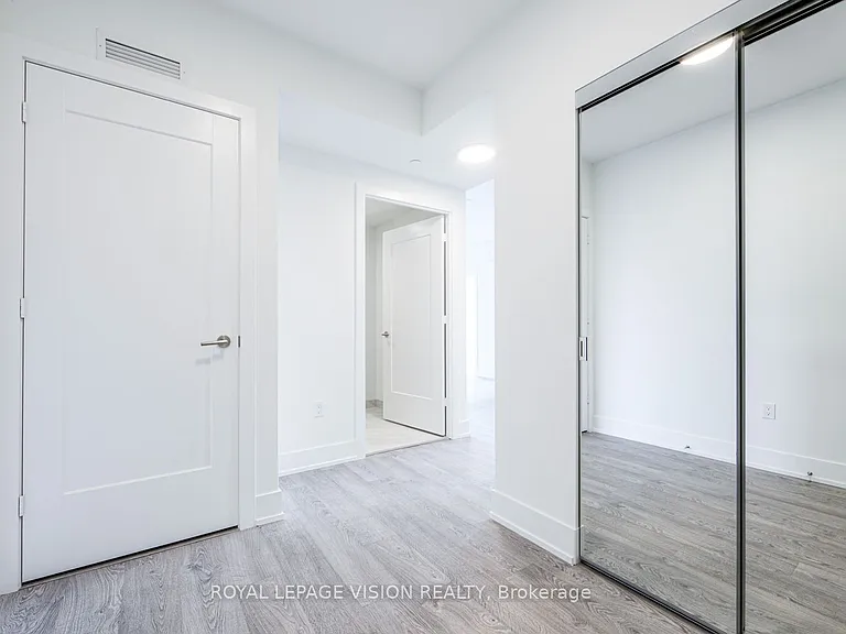 858 Dupont St #604 — Photo 10