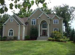 26 Greenwich Ave, Central Valley, NY 10917