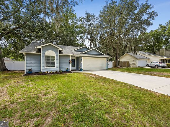 3rd image of 301 Faye Ct
