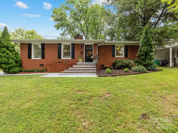 747 Brockbank Rd, Charlotte, NC 28209