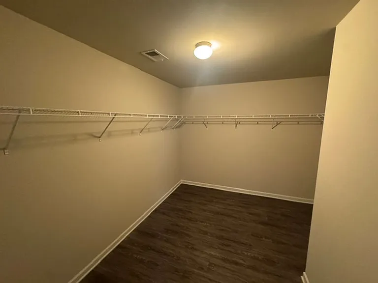 1156 Burgundy Dr — Photo 9