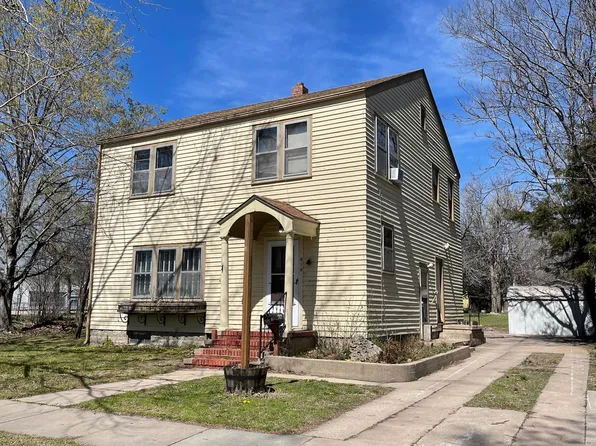 616 SE 2nd St, Newton, KS 67114