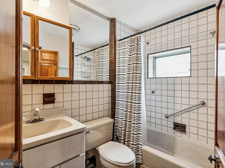 1007 Dickinson St #2 — Photo 11