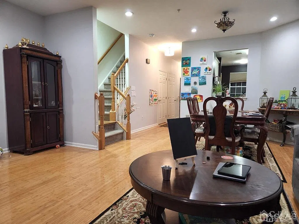 3 bed, 2.5 bath, 1933 sqft, $3,550 — Photo 4