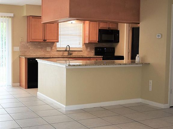 3rd image of 605 Jana Dr