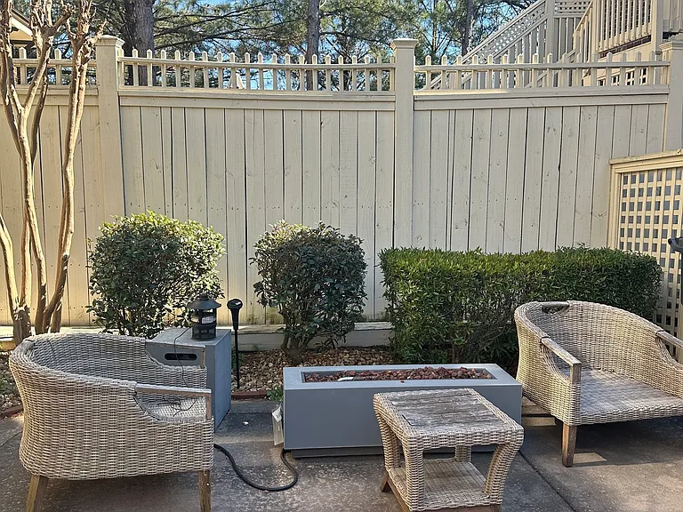 6166 Holly Park Ln #160 — Photo 18