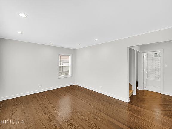 2nd image of 9524 S Nashville Ave