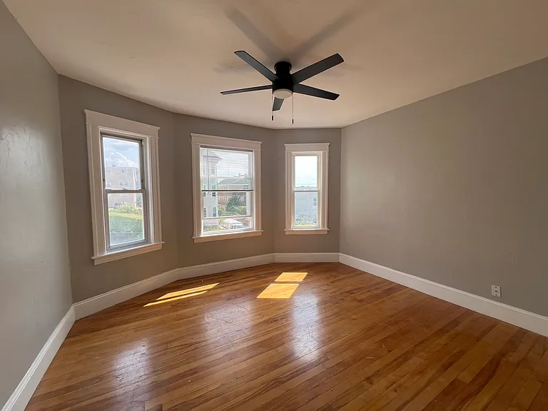 9 1/2 Bourne St #2 — Photo 11