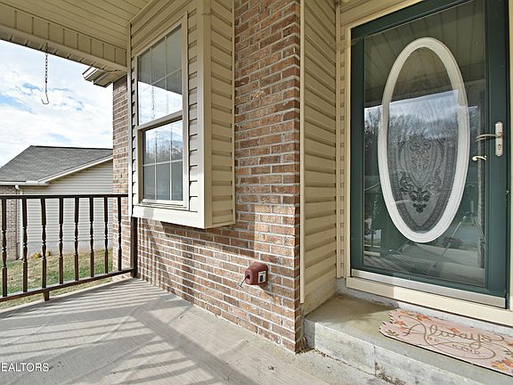 3rd image of 8127 Pepperdine Way