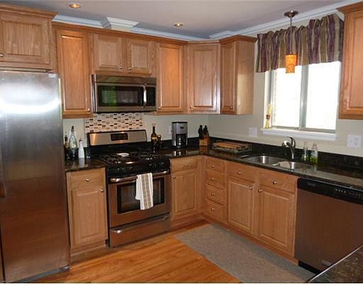 5th image of 1425 Ravenwood Ave