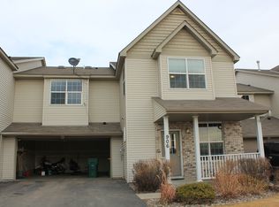 906 Ringenbach St, Chaska, MN 55318