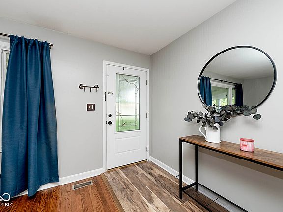 4th image of 5469 W Village Dr