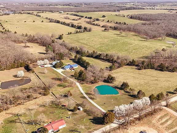 5th image of 105 Rohrer Rd