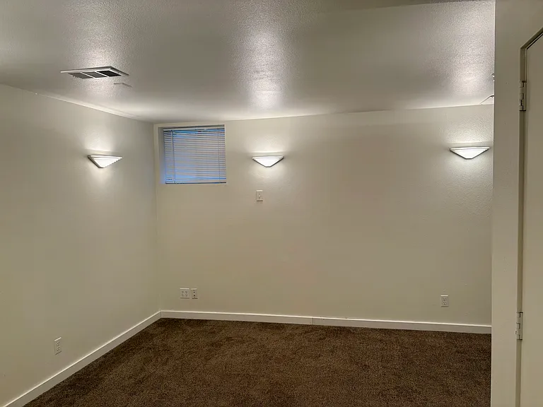 1405 Bradley Dr — Photo 11