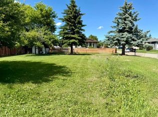 1958 5th Ave, Wainwright, AB T9W 1H9