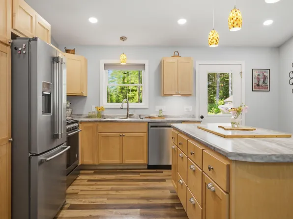 154 Lakeview Drive, Athens, ME 04942