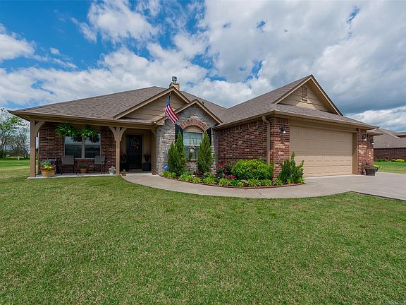 2nd image of 3 Tallgrass Ln