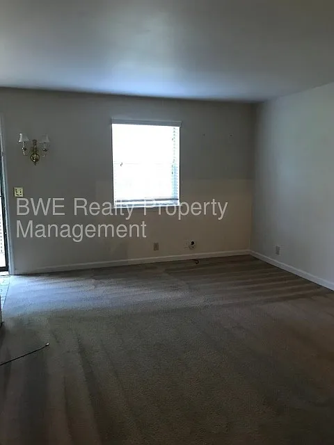 1 bed, 1.5 bath, 750 sqft, $1,400 — Photo 3