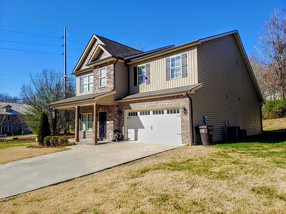 2nd image of 2903 Oakwood Hills Ln