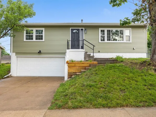 1642 19th St NW, Cedar Rapids, IA 52405