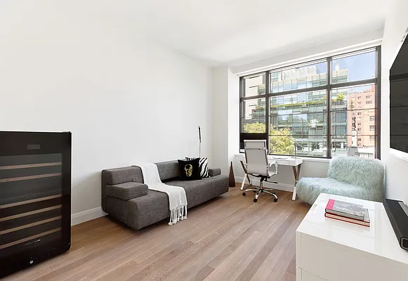 Sold by Compass | media 22