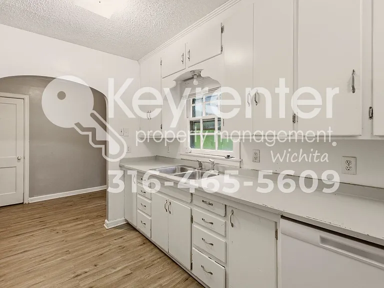 915 N Harding Ave — Photo 14