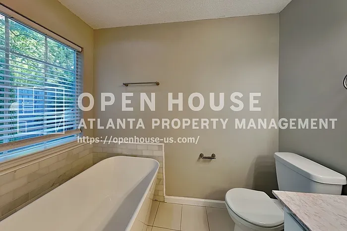 6017 Bordeau Walk SE — Photo 10