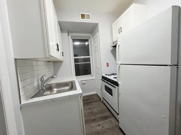 122 Wade Street image 1 of 4