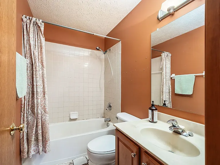369 Abbotsbury Ct — Photo 21