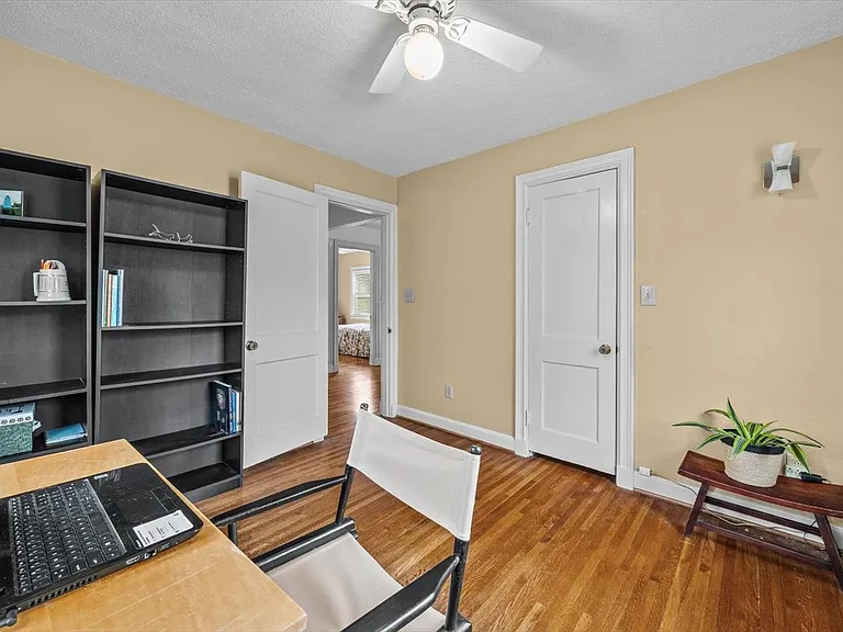 932 Woodrow Ave — Photo 29