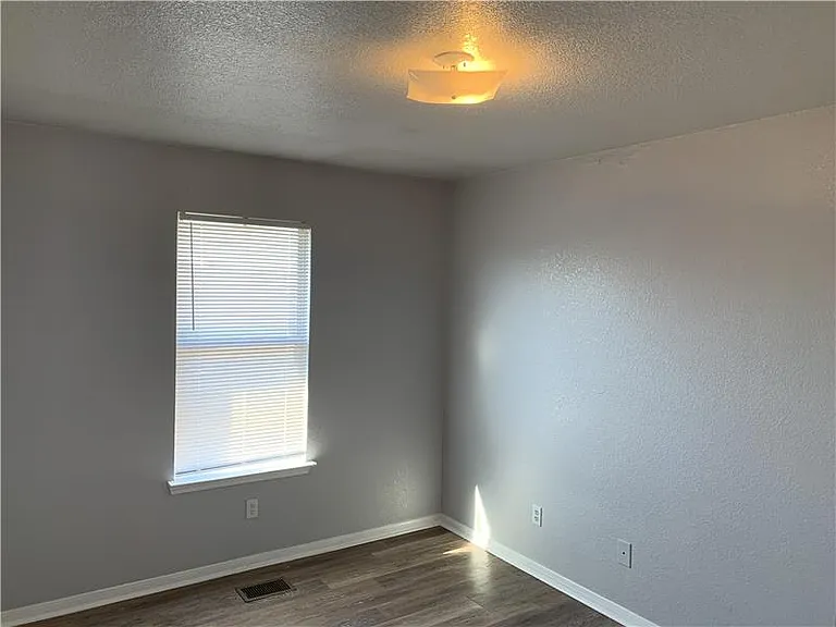 2807 Cantabrian Dr #B — Photo 16