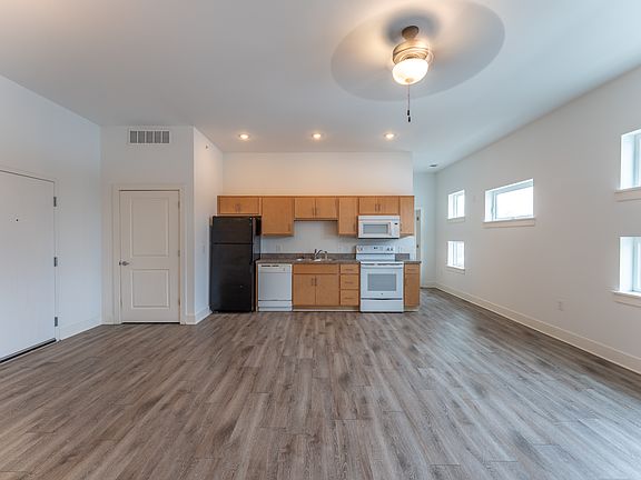 2nd image of 500 N 17th St #204