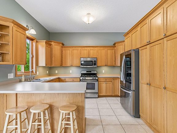 4th image of 1405 Landsdown Rd