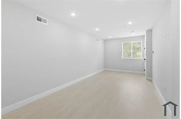 Building Photo - 715 N Brooklyn St #1