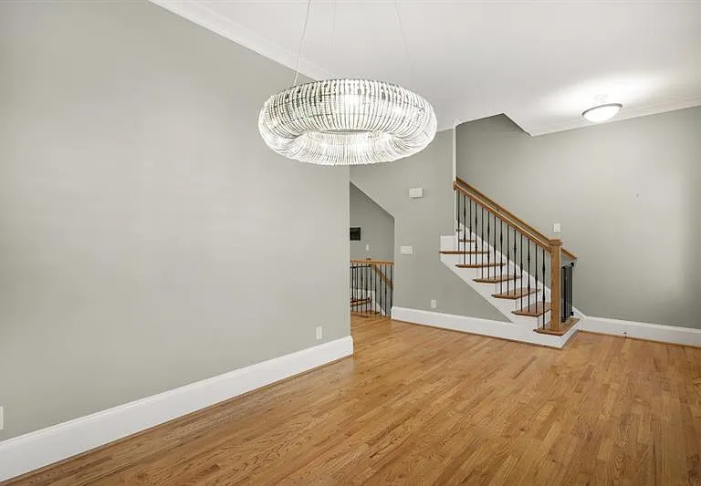 395 Laurent St NW #5 — Photo 5